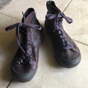 Purple JUMP for the people tennis shoes size 6